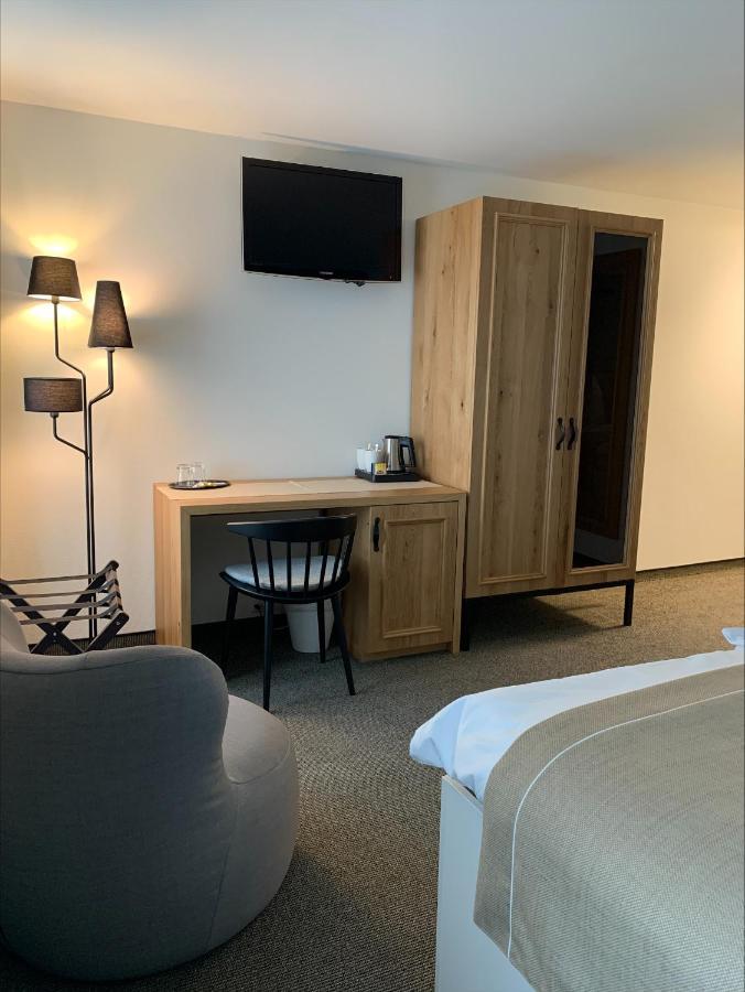 Hotel Engel Am Bahnhof Waedenswil Ngoại thất bức ảnh