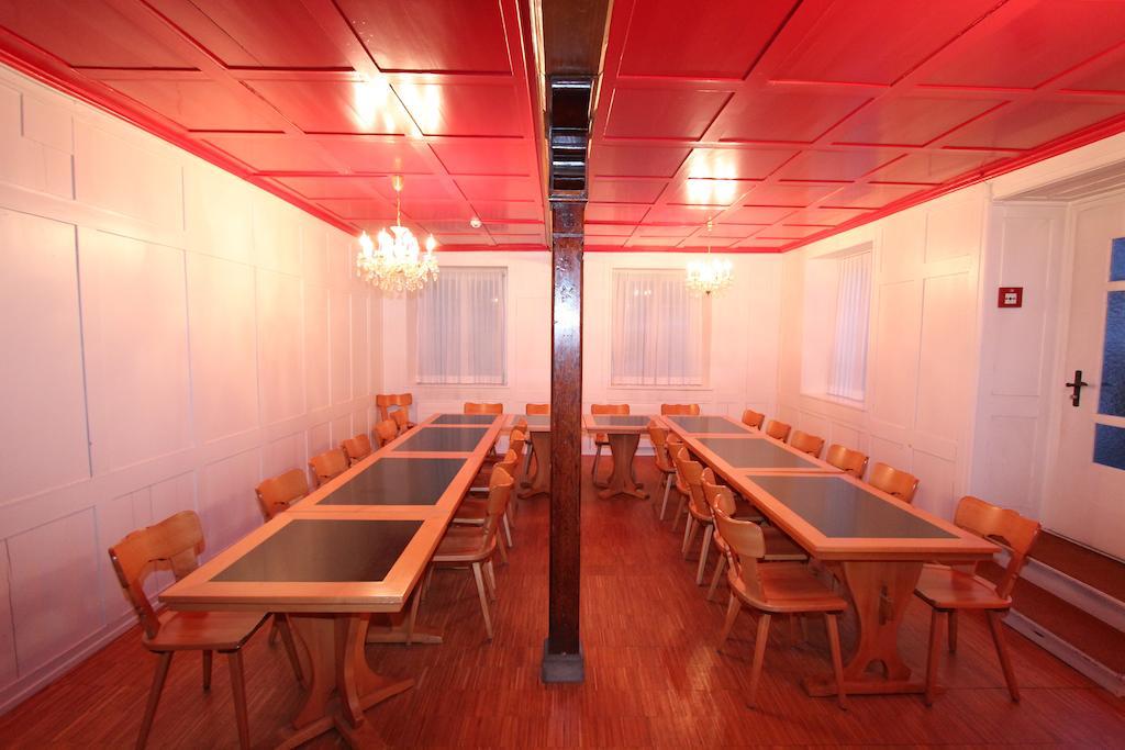 Hotel Engel Am Bahnhof Waedenswil Ngoại thất bức ảnh